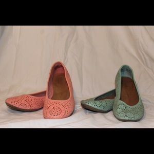 2 in 1 coral and turquoise flats
